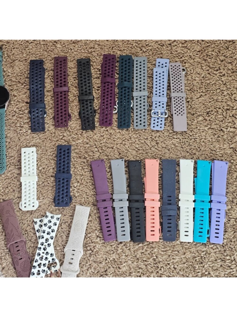 READ Lot of 5 Fitbit Watches & Samsung Watch + 29 Bands and Chargers Untested - Picture 7 of 12